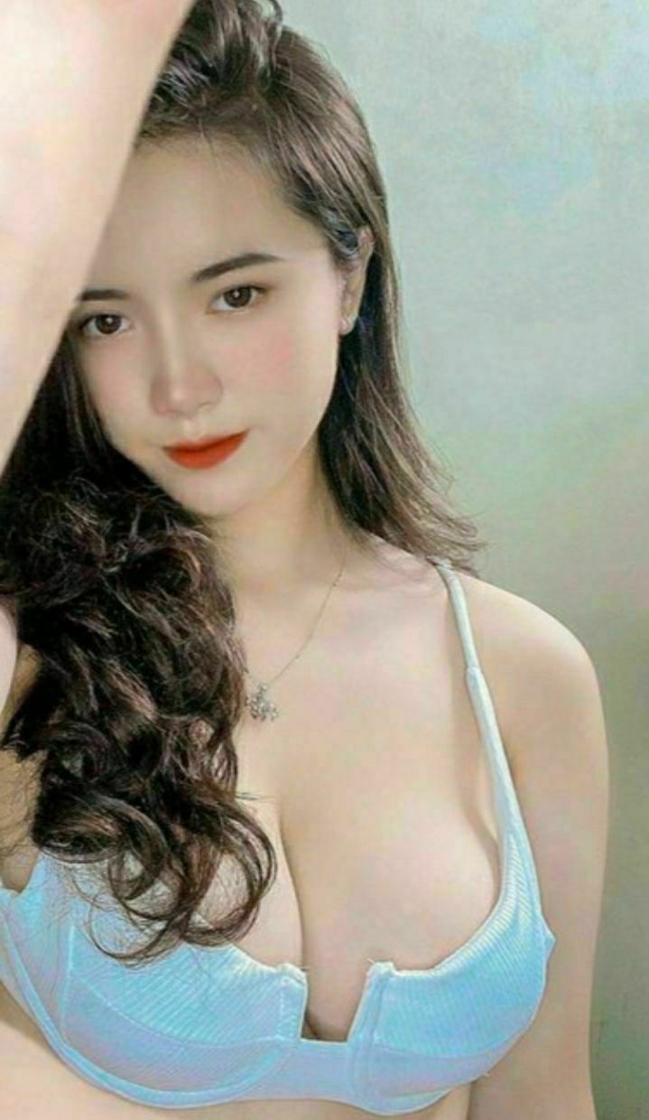 Nếu anh không chịch với em, em sẽ mách má anh sờ vú khi em đang ngủ